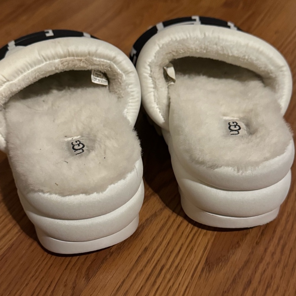 UGG Maxi Slide Logo Black & White Platform Slippers Size 7 - Picture 10 of 11